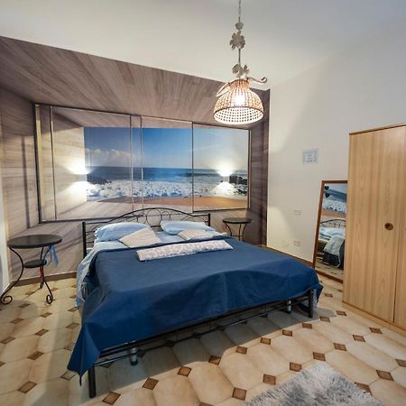 The Lighthouse Accommodation Taranto Eksteriør bilde